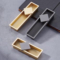 Cabinet handle