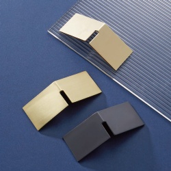 Cabinet handle