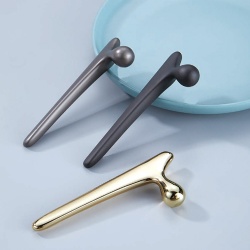 Cabinet handle