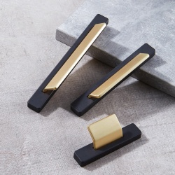 Cabinet handle