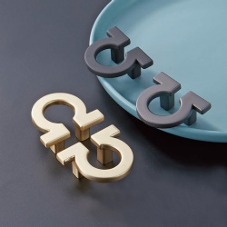 Cabinet handle